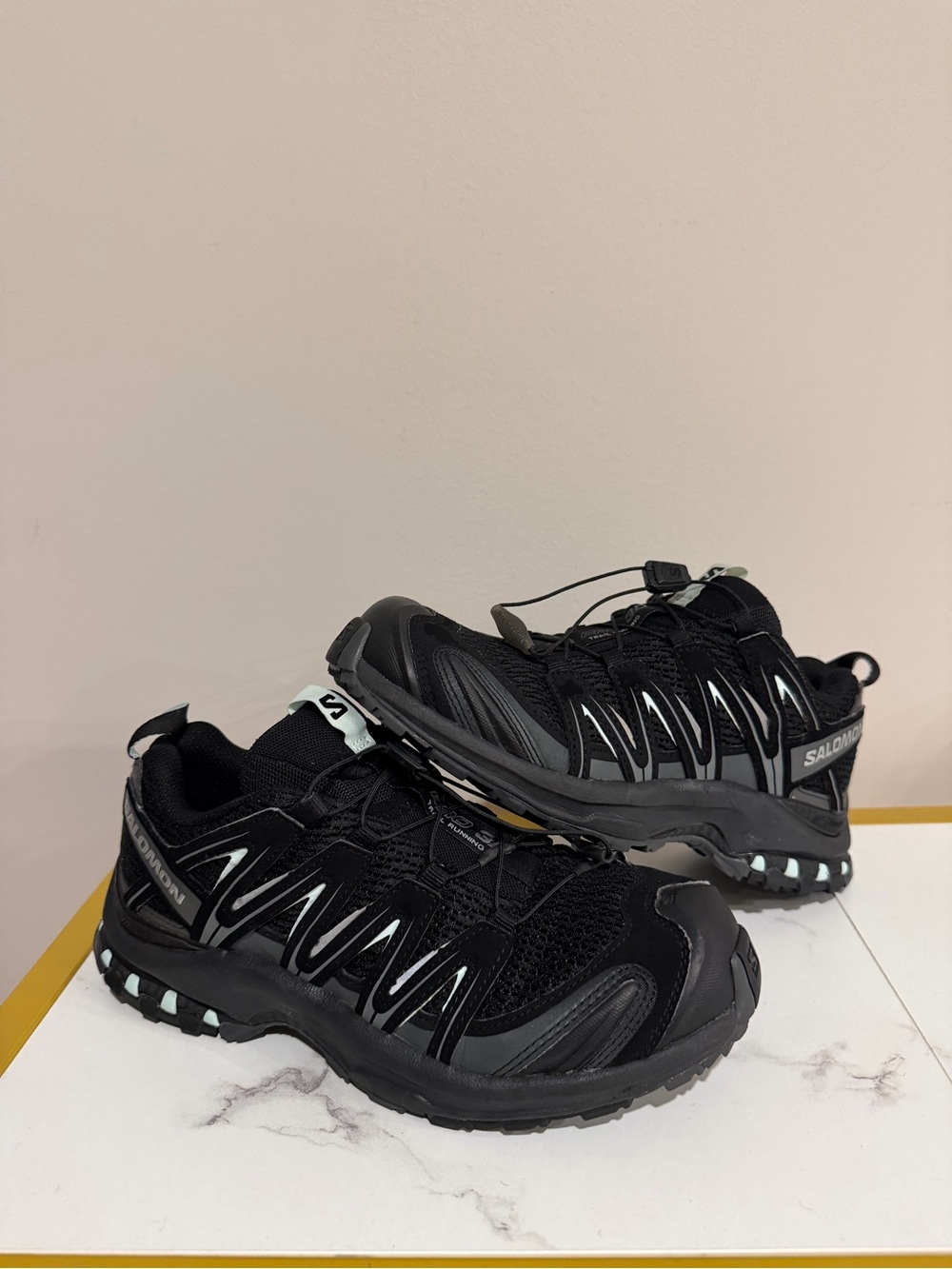EUC Salomon Women’s Size 7 XA Pro 3D Trail Running Shoes